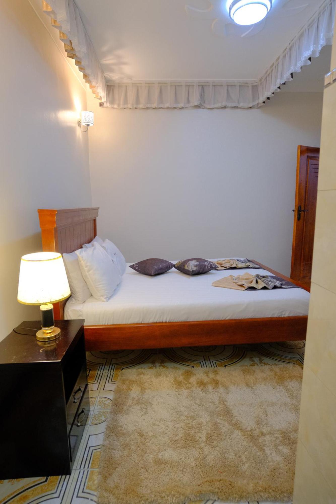 Crystal Uganda Next To Un Base Apartment Entebbe